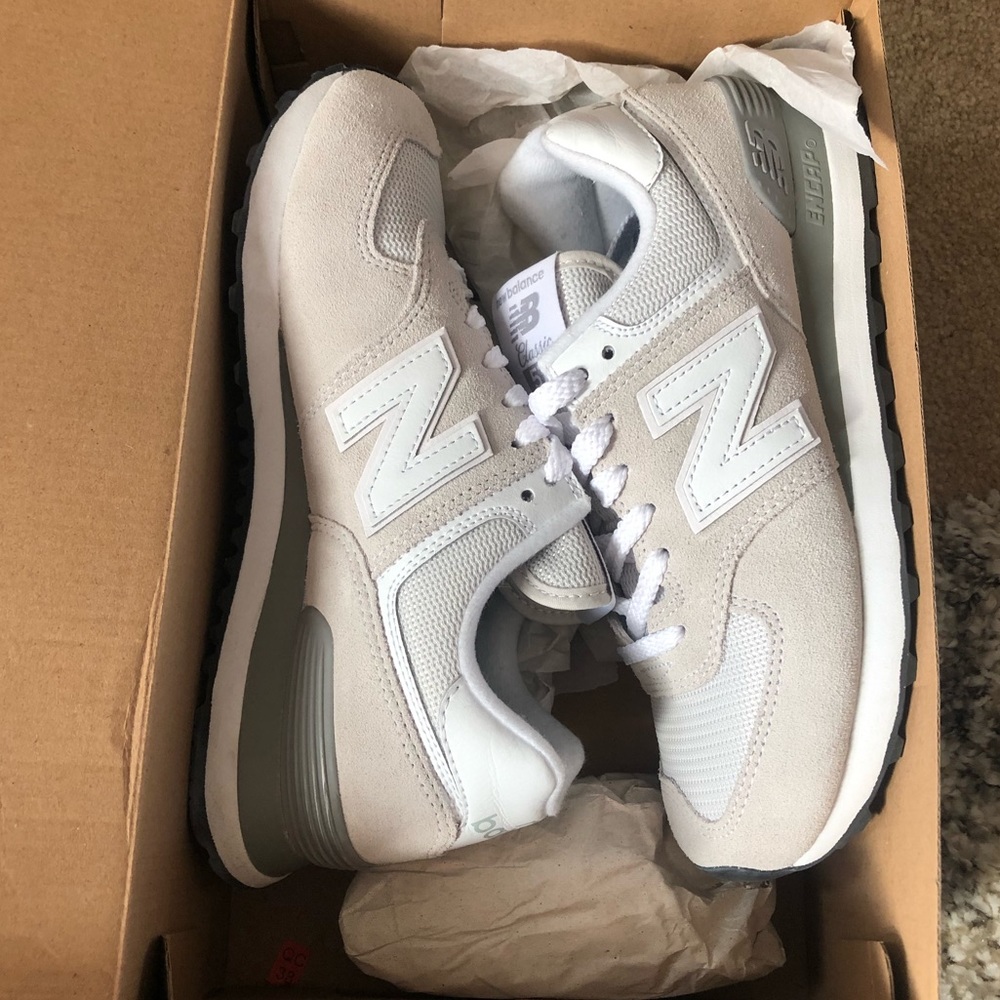 Women’s New Balance 574